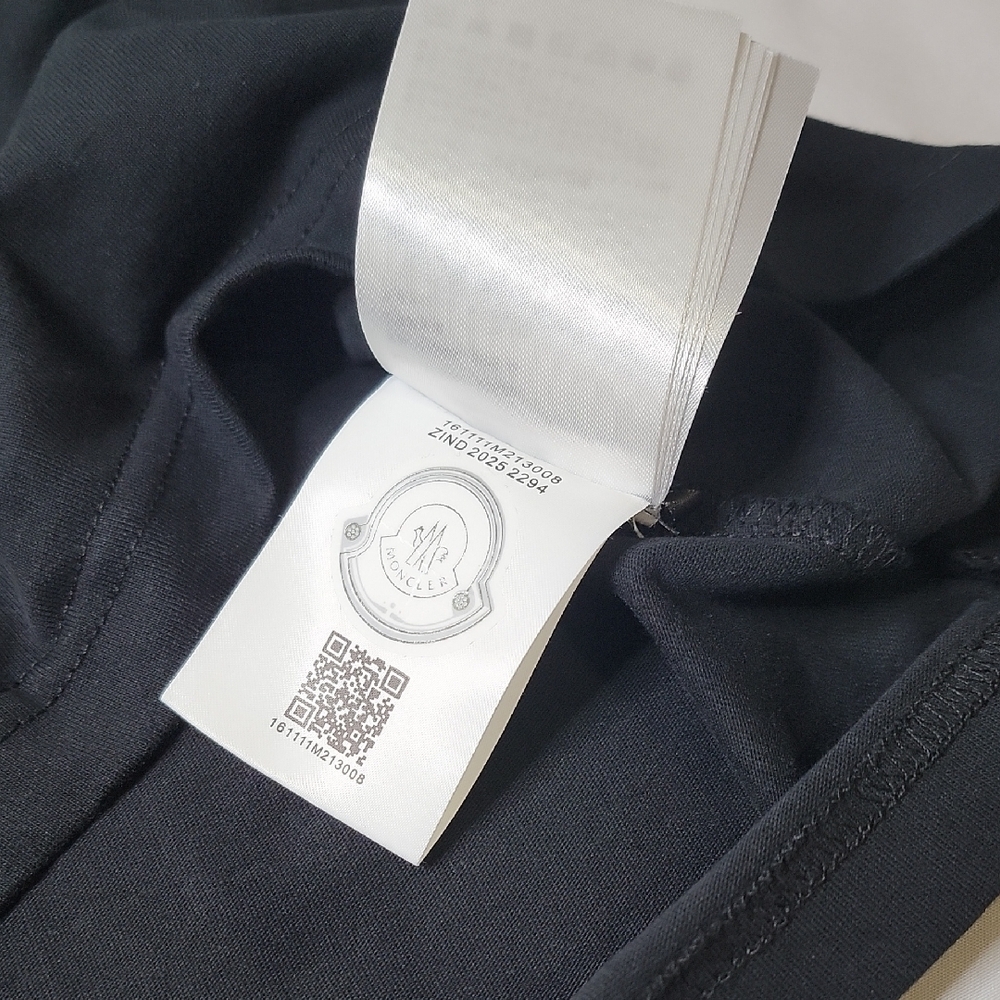 Moncler Black Short-Sleeve Logo Patch T-Shirt - Picture 3 of 5